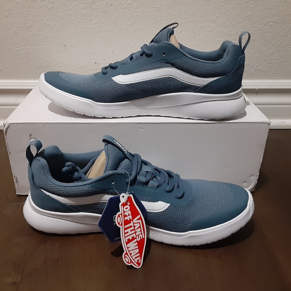Vans - Picture 3 of 4